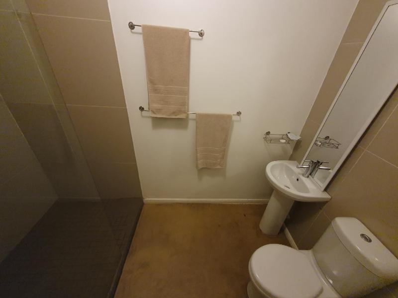 Silverstone Guesthouse - image 4