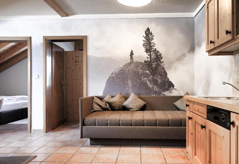 Three-Bedroom Apartment with Bunk Bed image 3