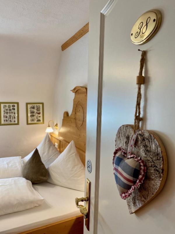 Double Room image 1