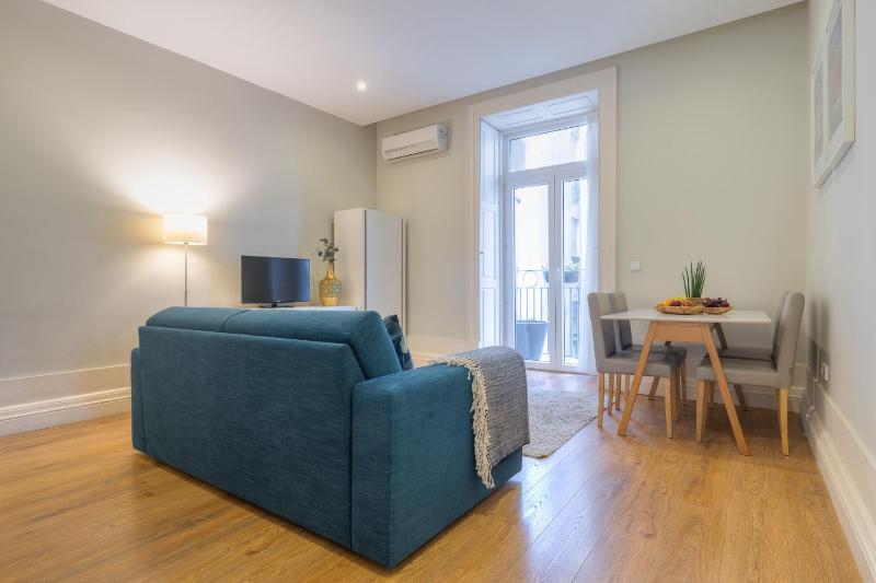 Apartment with Balcony ( 1º Floor) image 3