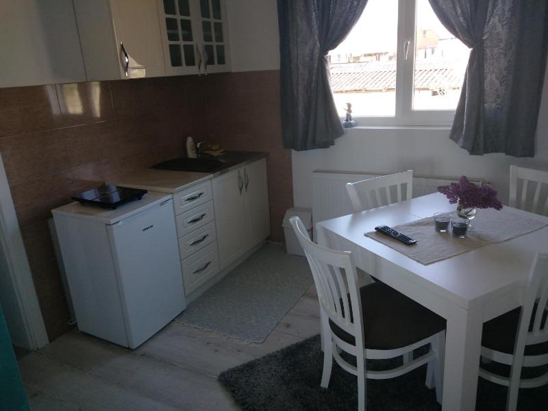 Apartment image 3