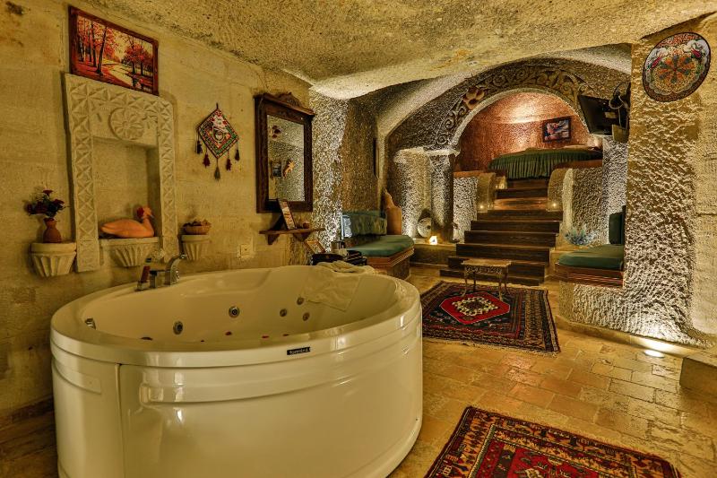Honeymoon Cave image 3