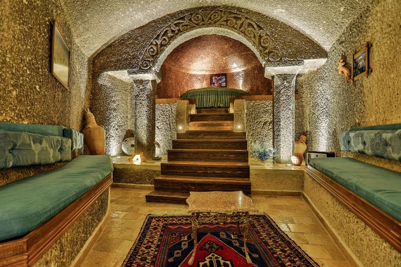 Honeymoon Cave image 2