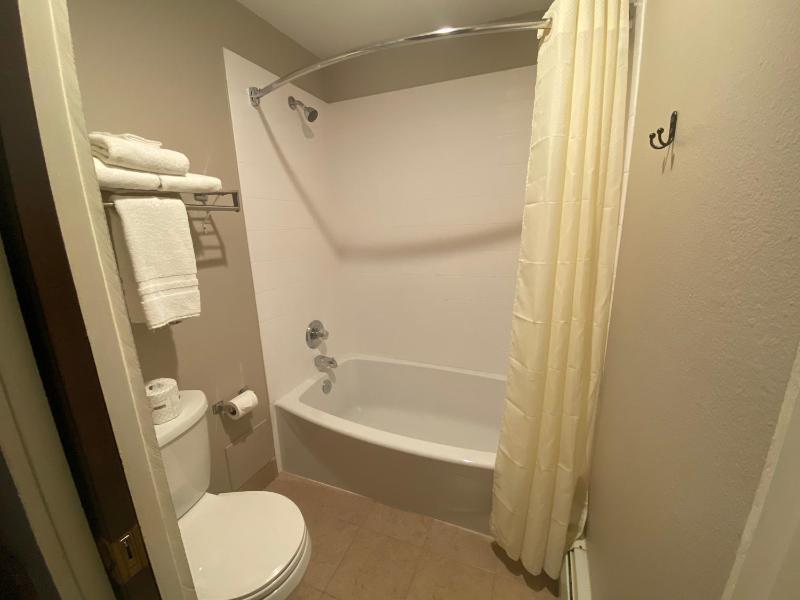 Superior Queen Room image 3