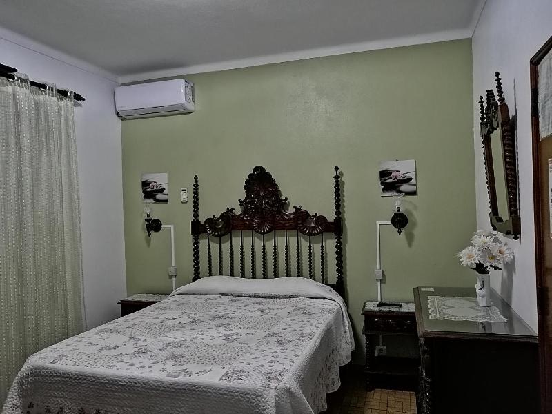 Double Room with Balcony image 4