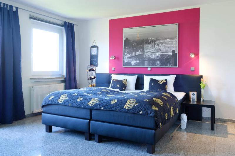 Superior Double Room image 4