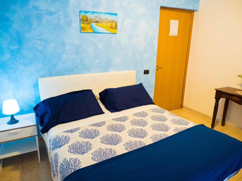 Double Room with Balcony image 3