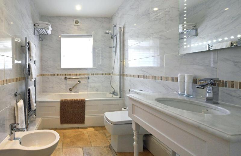 Gardenia Suite image 2