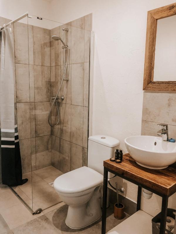 Large Double Room - Ground Floor image 3