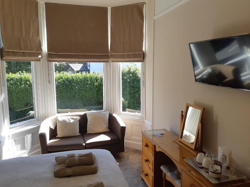 Standard Double Room image 3
