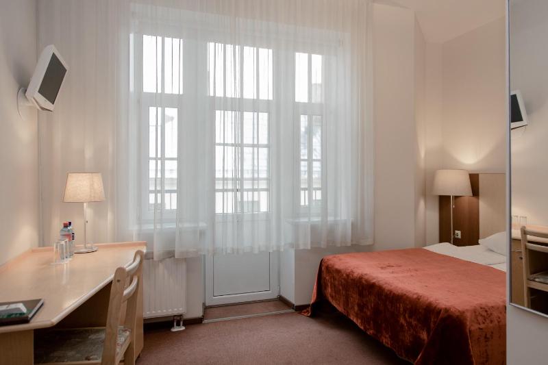 Double or Twin Room image 2