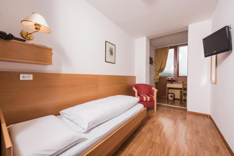 Single Room image 2