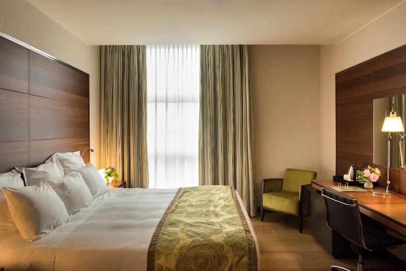 Superior Double or Twin Room image 4
