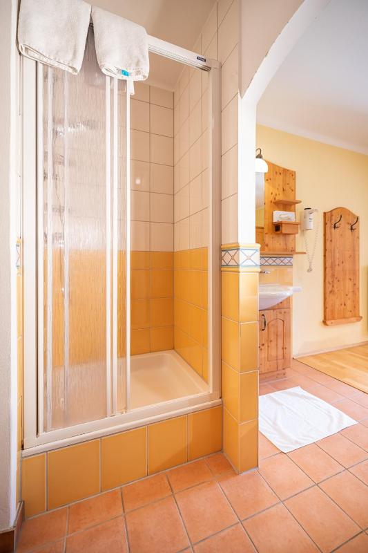 Double Room with Balcony (2 Adults + 1 Child) image 4