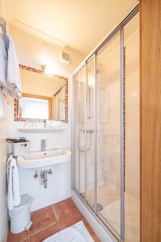 Standard Double Room image 2