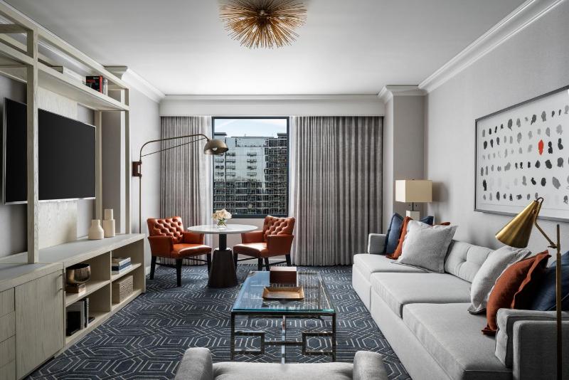 Corner Suite image 3