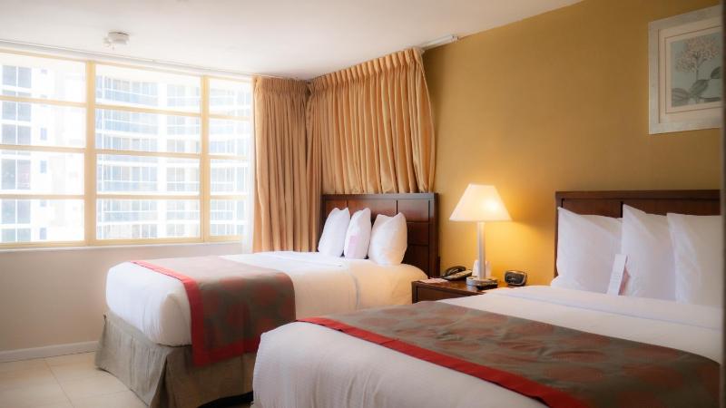 2 Queen Beds, Non-Smoking image 1