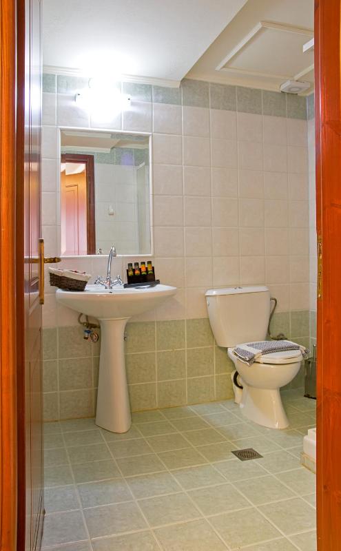 Quadruple Room with Balcony image 2