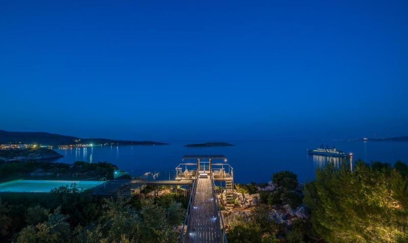Villa - Beach Front image 3
