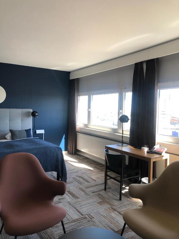Superior Triple Room with Sea View image 4