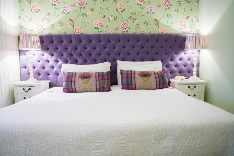 Superior King Room image 2