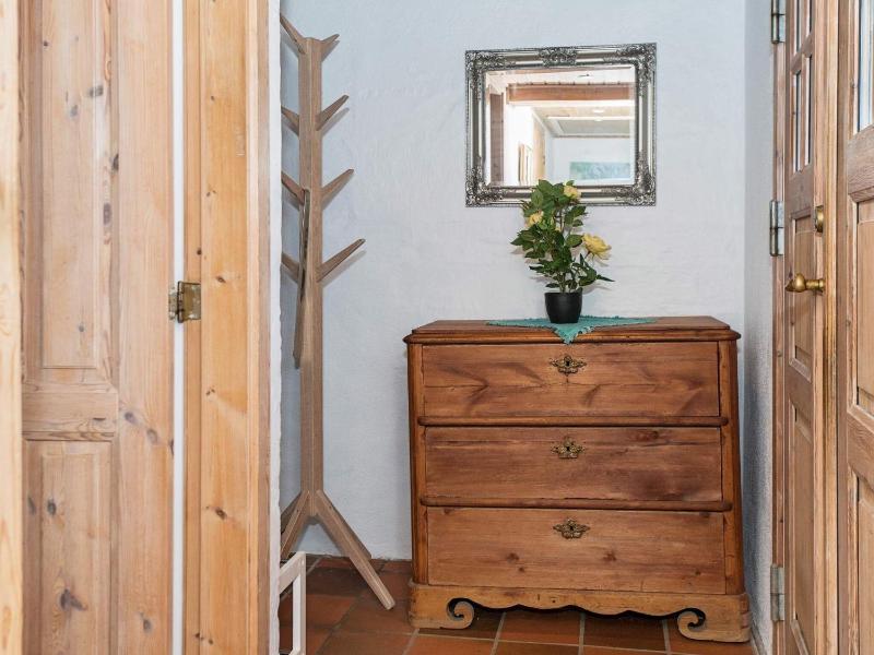 One-Bedroom Apartment image 1