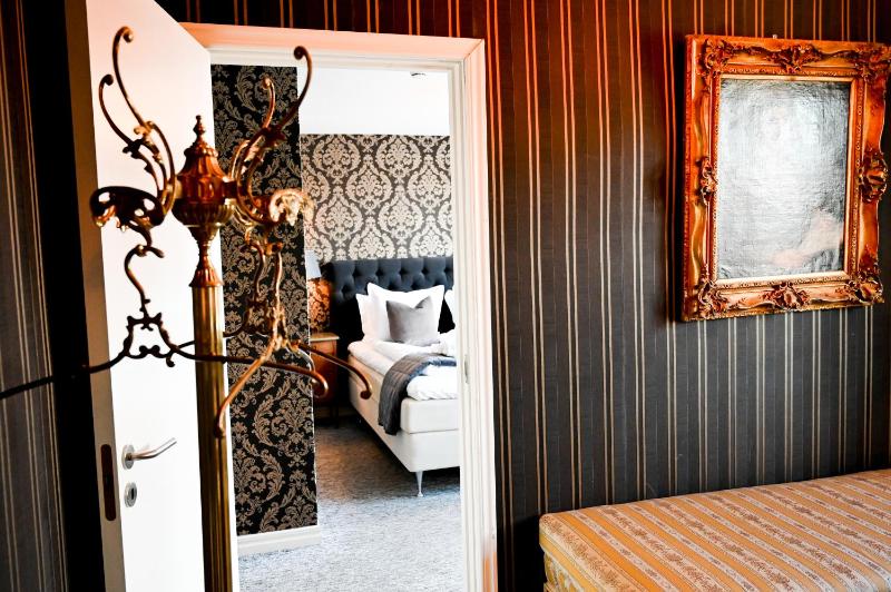 Double or Twin Room image 4