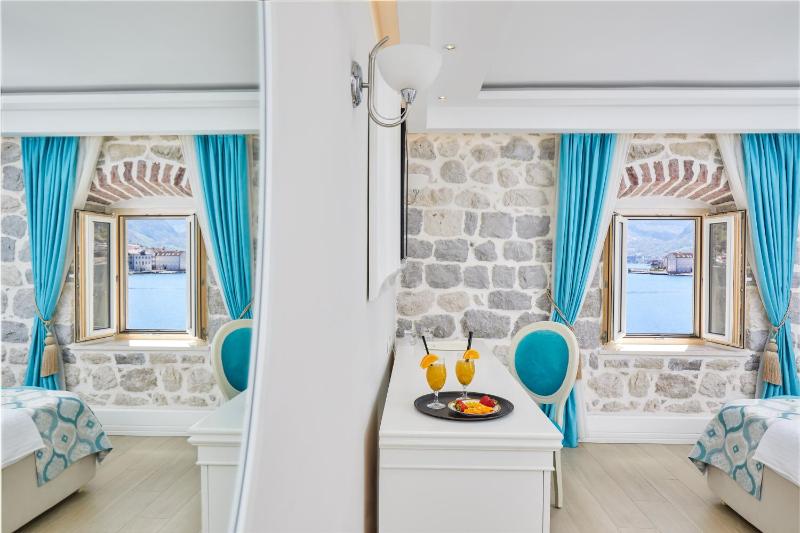 Superior Queen Room with Sea View image 3