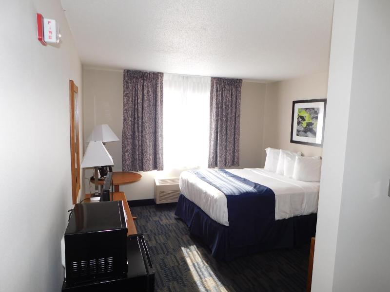 Queen Room - Disability Access image 1