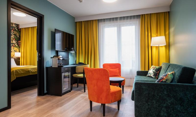 Junior Suite with Balcony image 2