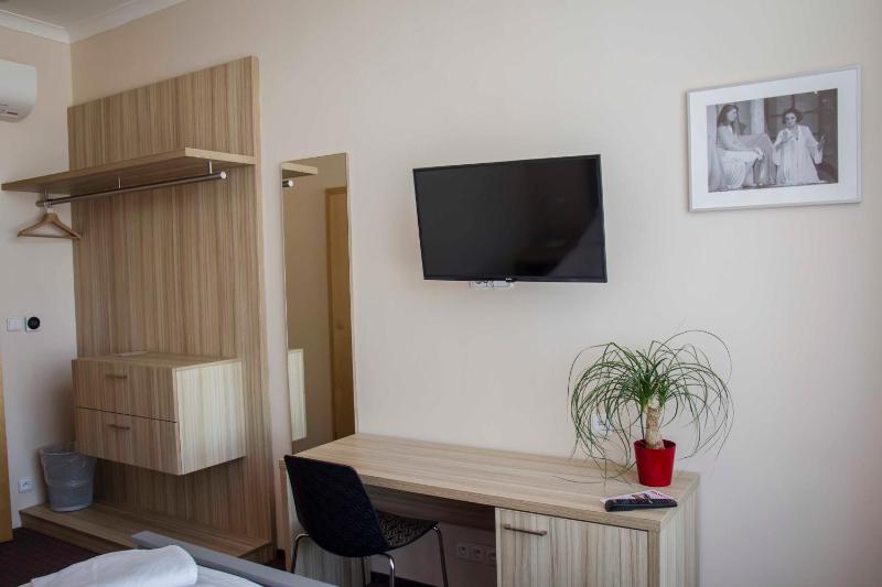 Double Room  image 3