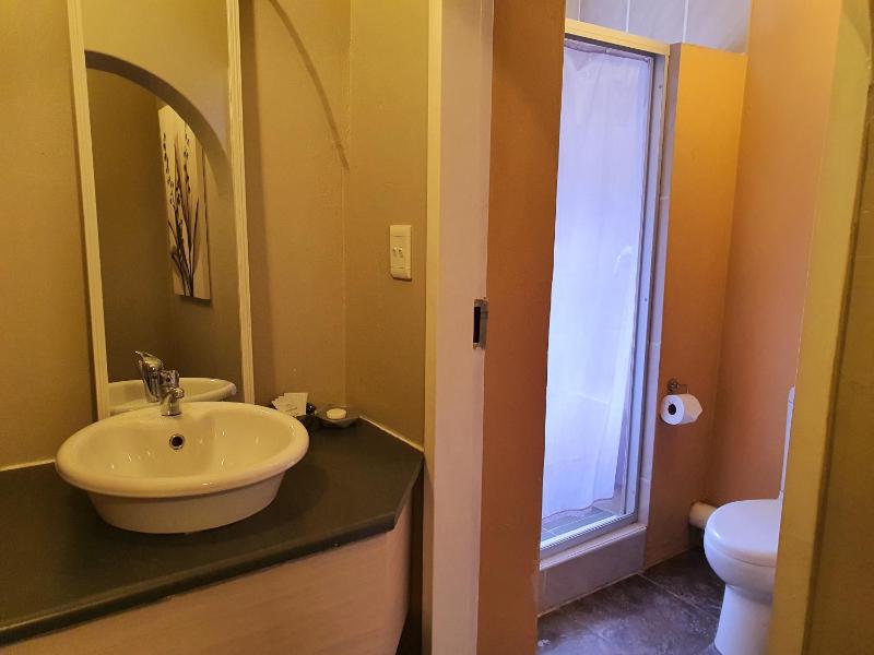 Silverstone Guesthouse - image 13