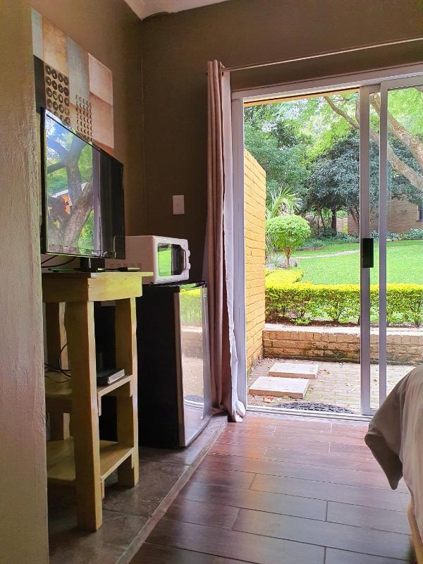 Silverstone Guesthouse - image 5