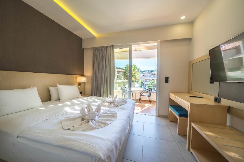 Superior One-Bedroom Apartment with Sea View image 4