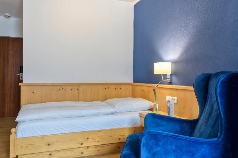 Single Room image 3