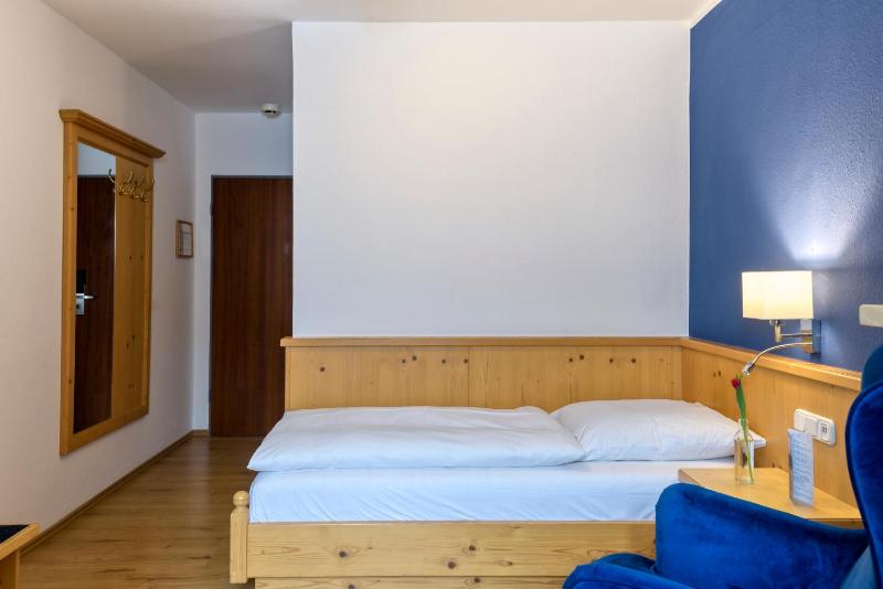 Single Room image 4