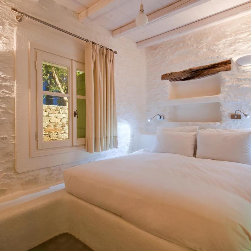 Traditional Triple Room image 3