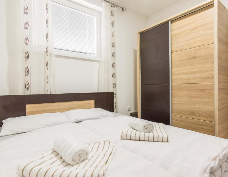 One-Bedroom Apartment image 3