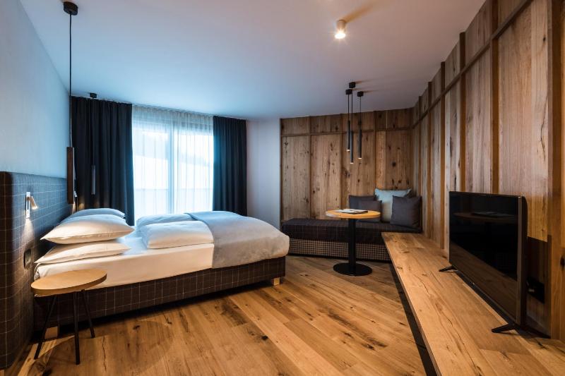 Suite with Mountain View image 1