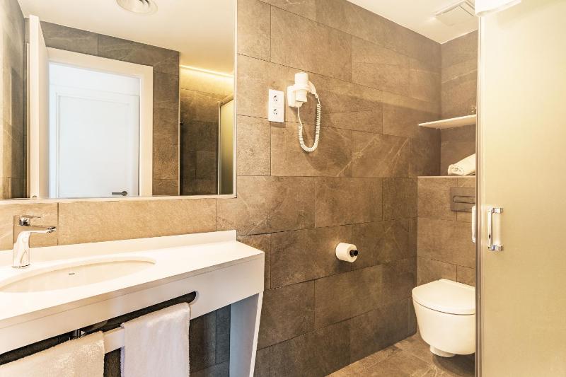One-Bedroom Apartment (3 Adults) image 3