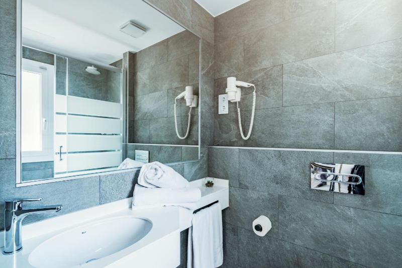 Studio Apartment image 2