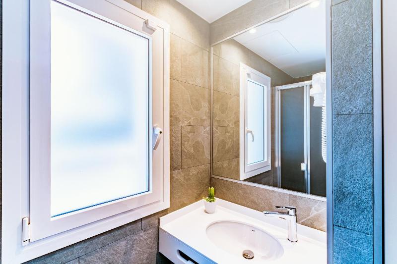 Studio Apartment image 3