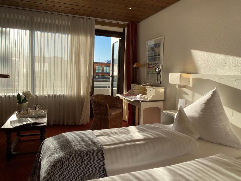 Deluxe Double Room image 1