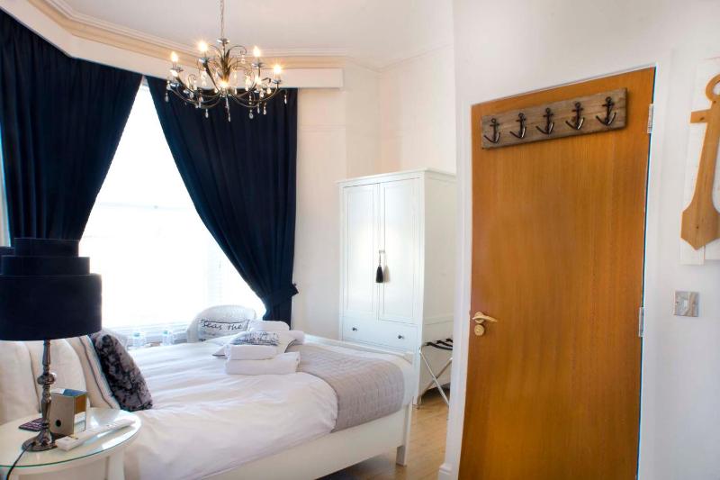 Superior Double Room image 4