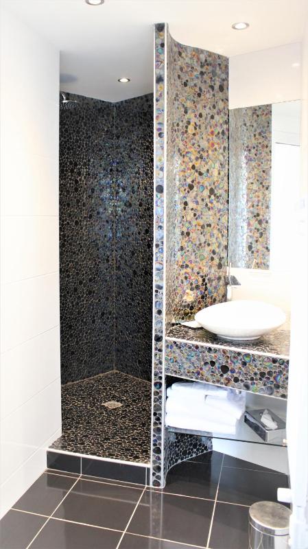 Comfort Room image 3