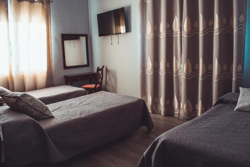 Triple Room image 3
