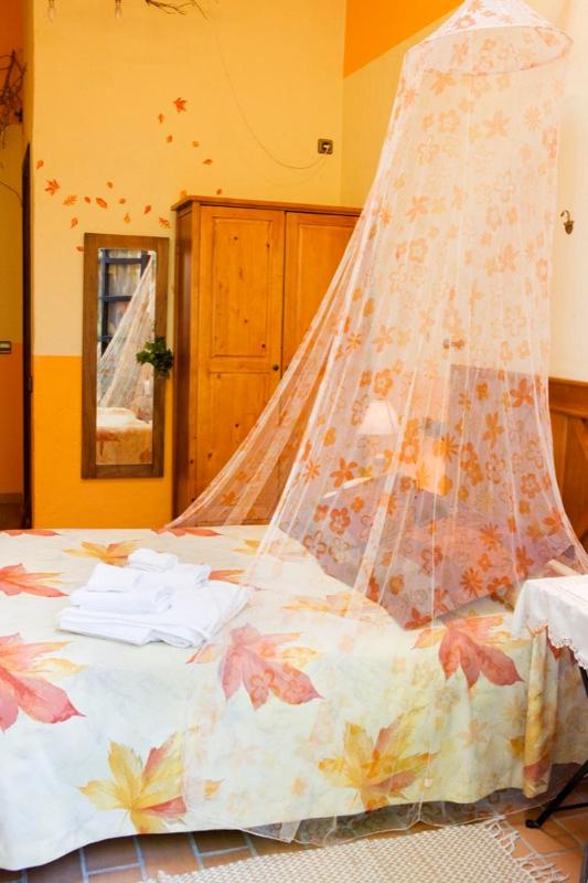 Double Room with Patio image 3