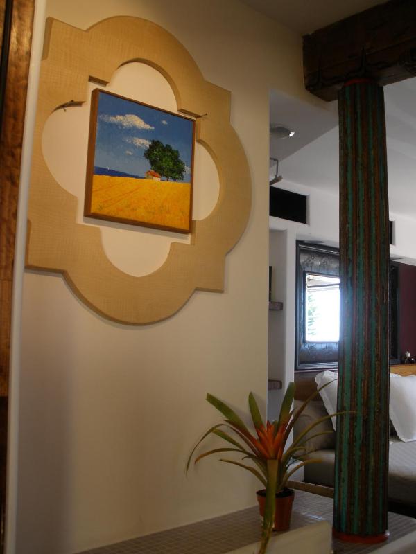 King Room with Partial Ocean View image 2