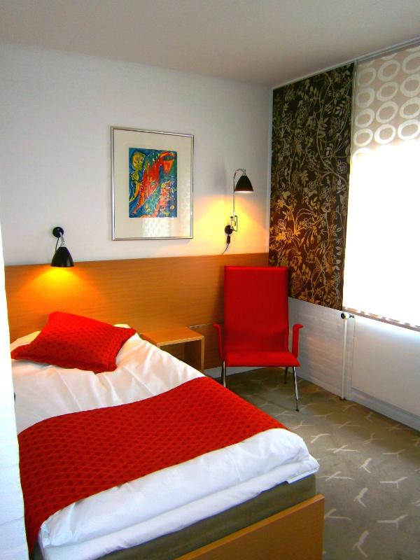 Standard Single Room image 2