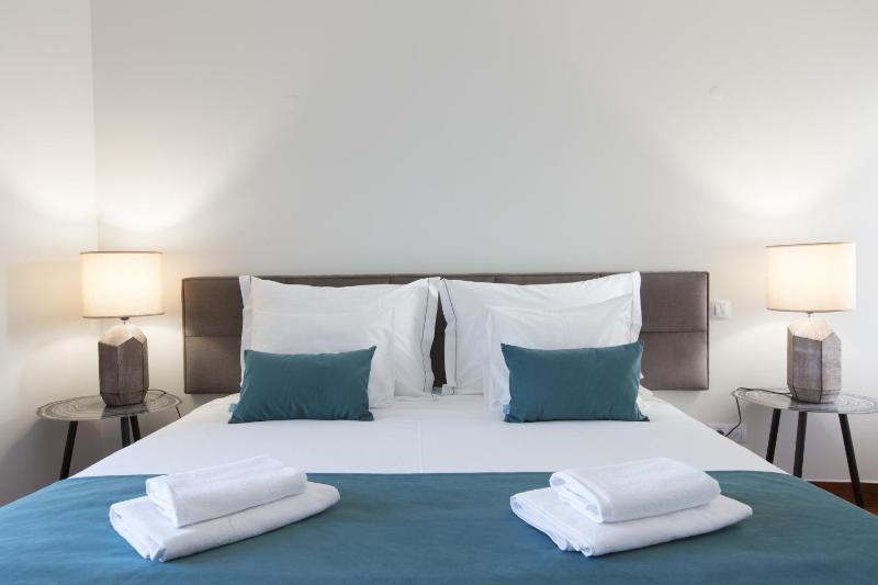 Superior Two-Bedroom Apartment image 3